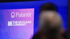 Buy Palantir ahead of earnings, says Rosenblatt