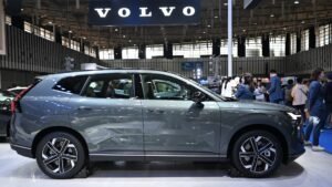 Volvo Cars shares plunge 25% amid China sales slump and fresh job cuts