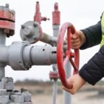 This unique energy stock is a dual threat, offering both income and growth