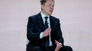 5 midterm money takeaways: Democrats have candidate cash. Republicans have Elon Musk