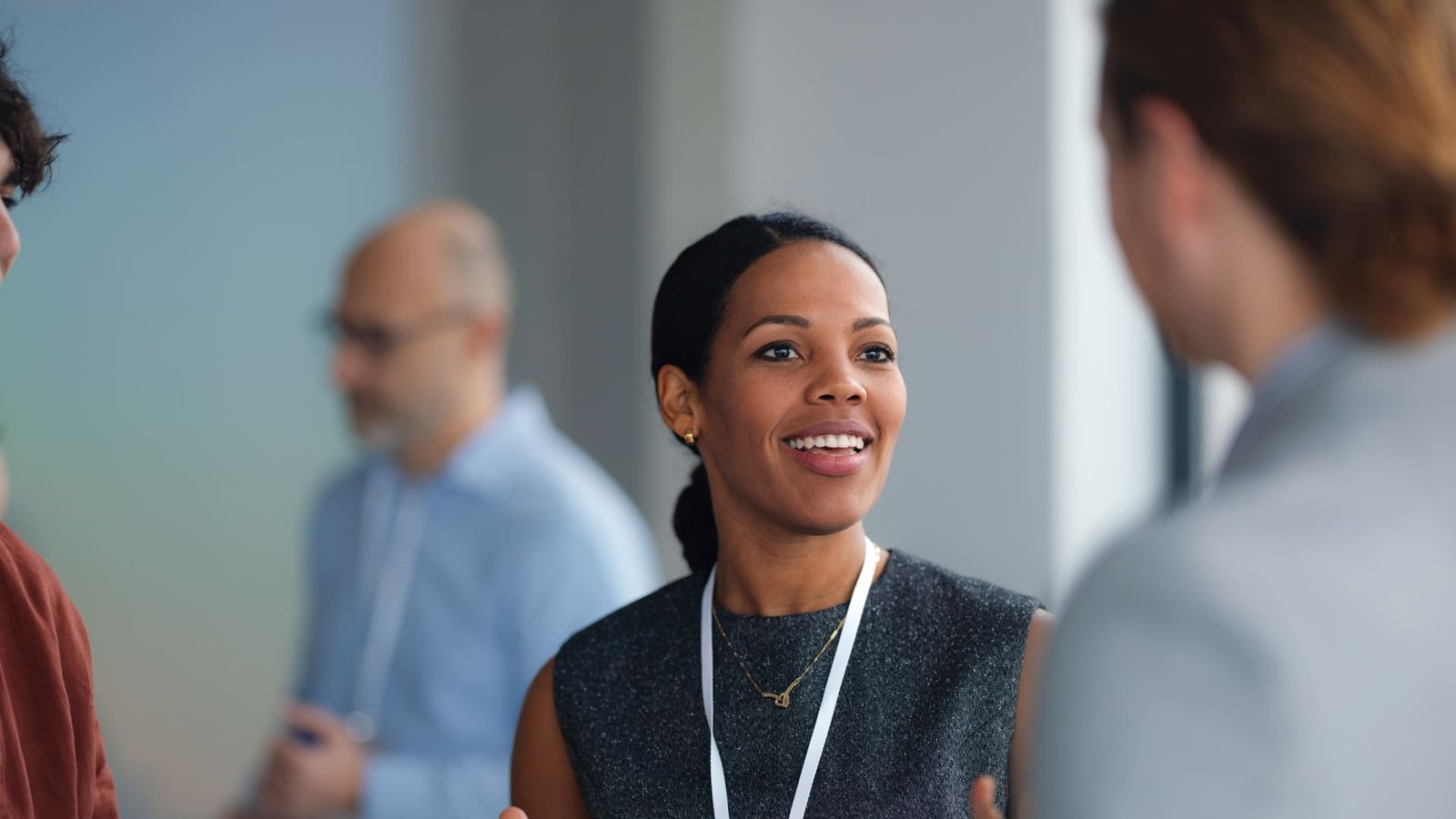 To get a reply when reaching out to people, make 1 simple change, says LinkedIn career expert