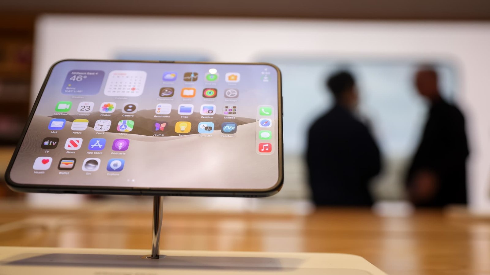 Apple responds to user reports of broken iPhone Duo screens on new foldable phone