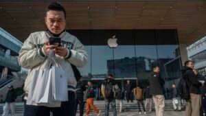 Scalpers offer Apple iPhone Duo buyers hundreds extra outside Beijing launch