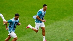 Fernandes rejects talk of Portugal rift after Ronaldo’s abrupt departure