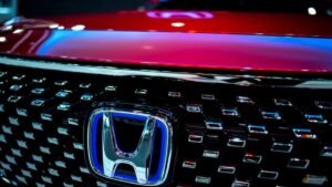Honda plans highway test of wireless charging for moving trucks