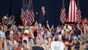 US economy posts strong growth, inflation stubbornly high in challenge to Trump