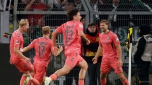 Fullkrug haunts former side as Bremen battle for 2-2 draw at Dortmund