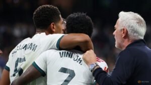 Real’s Vinicius apologises after red card for hair pull against Villarreal