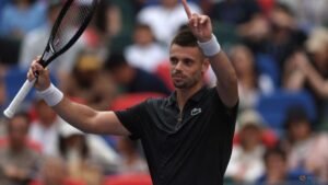 Gea sends Shelton crashing out of Shanghai