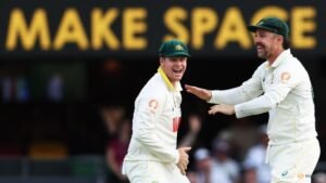Smith sets catching record as Australia take firm grip on test
