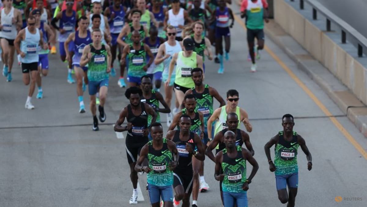Feysa holds off Lokedi to win Chicago Marathon, Kipruto triumphs in men’s race