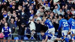 Fulham’s Arbeloa fined over comments implying bias after Man United draw