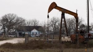 Oil prices ease as investors weigh supply outlook, Middle East tensions