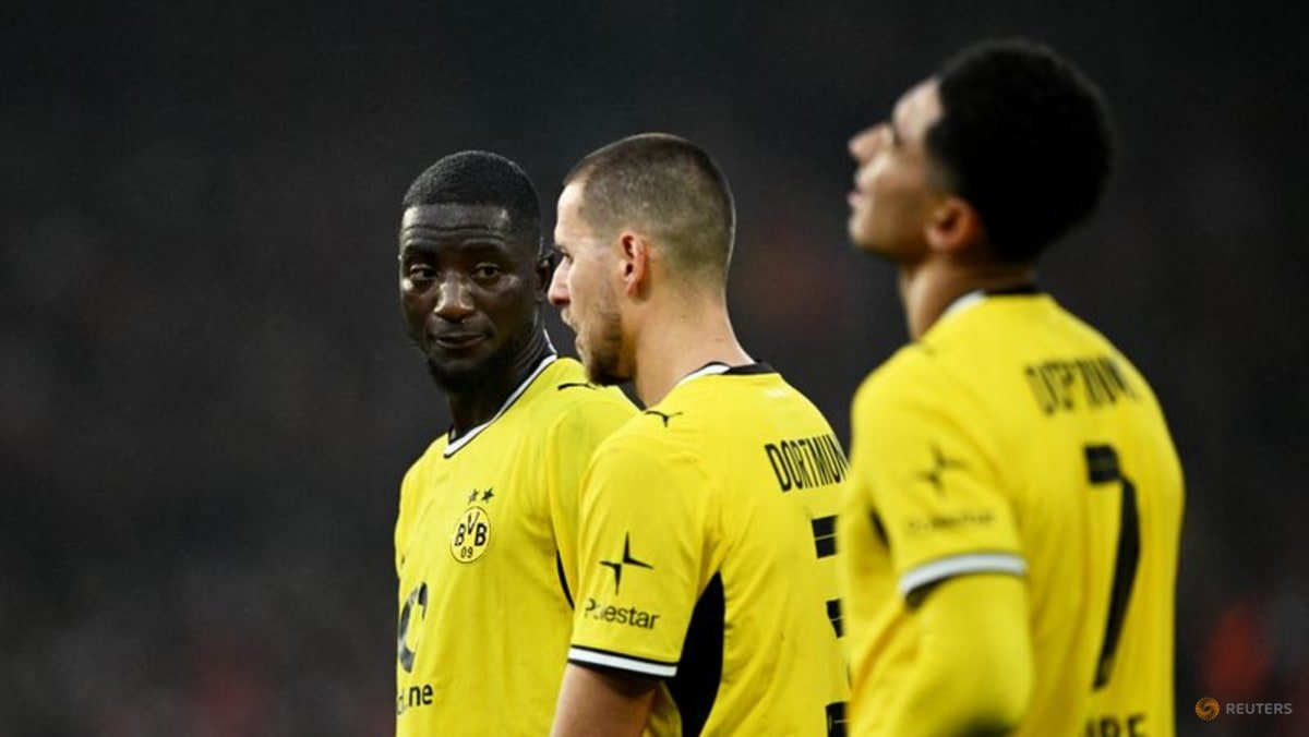 Dortmund slip up with goalless draw at Union, Karetsas injured
