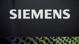Siemens targets up to 80% factory automation with AI, board member says