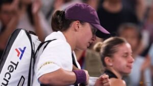 Thigh injury ends Swiatek’s season and WTA Finals bid
