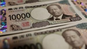 Yen jumps as oil, AI and France worries rattle markets