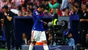 Police investigate burglary at Man United captain Fernandes’ house, Athletic reports