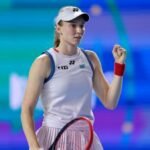 Holder Rybakina sets up Fernandez clash in Ningbo final