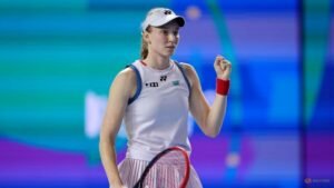 Holder Rybakina sets up Fernandez clash in Ningbo final