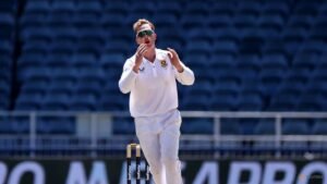 Inglis, Carey put Australia on top against South Africa