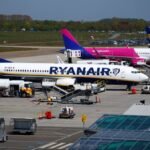 Analysis: As Iran war drags on, airlines pull back on fuel hedges and warn on fares