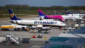 Analysis: As Iran war drags on, airlines pull back on fuel hedges and warn on fares