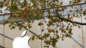 Apple expected to show first touchscreen laptops amid product blitz