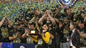 Baseball-Milwaukee brews first World Series title with triumph over Rays