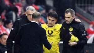 Dortmund’s Karetsas could be fit to face Bayern says coach Kovac