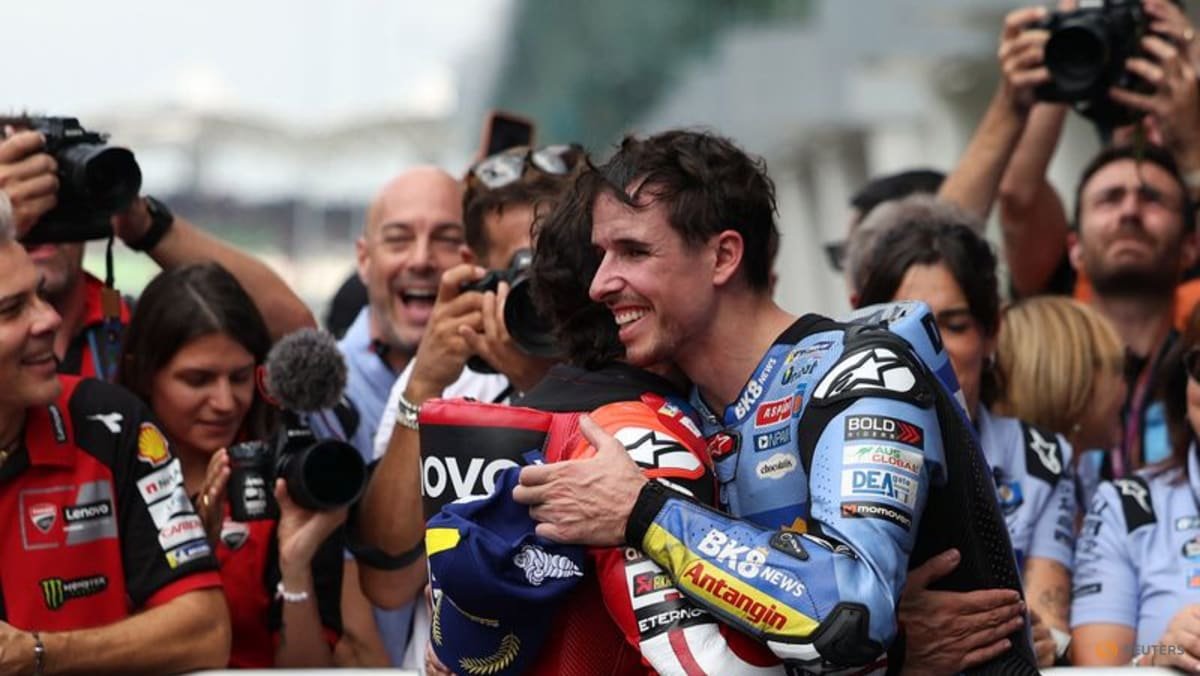 Alex Marquez takes Sepang pole as injured Martin withdraws from Malaysian GP