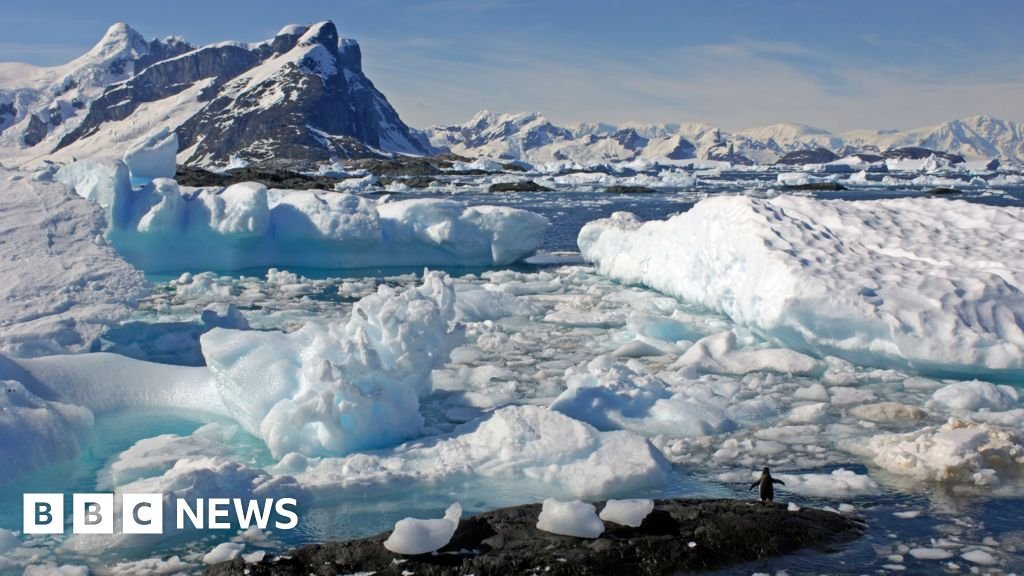 Part of Antarctica named after former BBC reporter Jonathan Amos