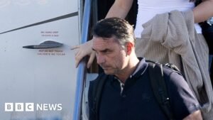 Flávio Bolsonaro lands in Miami after defeat in Brazil’s presidential election