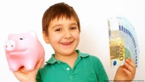 German lawmakers back monthly state pension contributions for children, with families able to add more