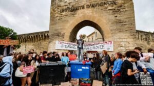 French students go out onto the streets to protest failing school system