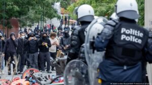 Brussels: Rioters clash with police at anti-austerity rally