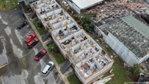 Storm Isaias leaves 4 dead, thousands without power as it moves across southern US