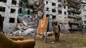 Russia’s war in Ukraine: Life near the front line in Sloviansk