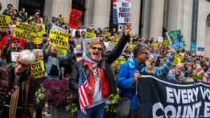 ‘No Kings’ rallies push early voting ahead of US midterm elections