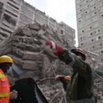 Kenya: Rescuers race to find survivors after Nairobi building collapse
