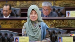 Teen arrested over axe attack on Sarawak teacher; minister urges public not to shame student