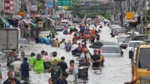 Thailand warns of more rain as flood death toll rises to 31