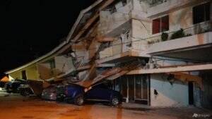 Traumatised Panamanians begin recovery after 7.7-magnitude quake