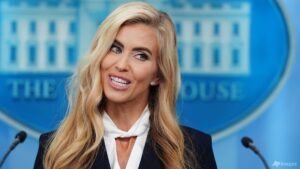 New White House spokeswoman heavy on Trump praise, light on questions in debut