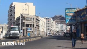 Houthi missile attack on Yemeni presidential palace kills two, minister says