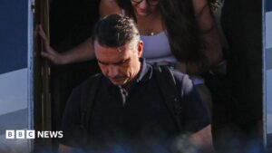 Brazil’s defeated presidential candidate Flávio Bolsonaro lands in US – follow live