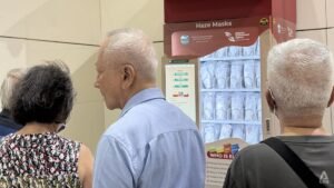 Singapore brings forward N95 mask distribution amid worsening haze